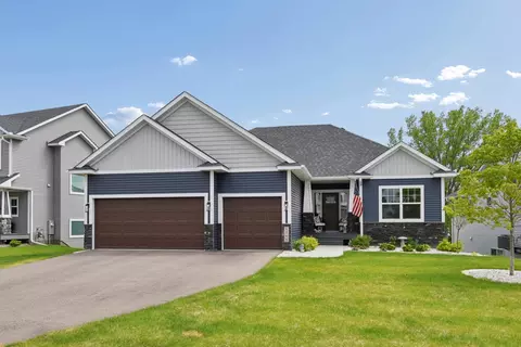 1566 Spruce St, Farmington, MN 55024