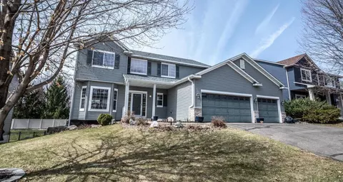 1122 Drew Dr, Woodbury, MN 55129