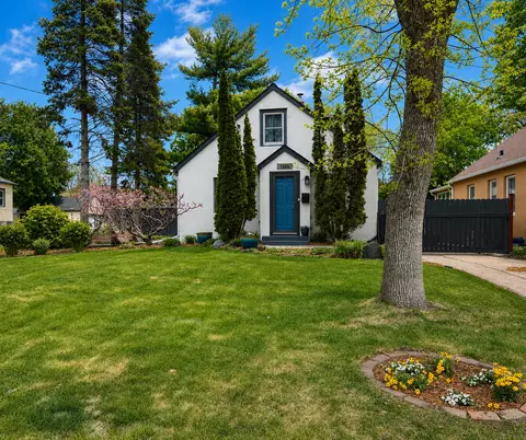 1146 Manomin Ave, West Saint Paul, MN 55118