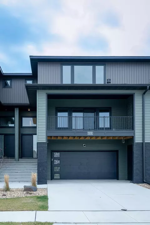 1566 Brandt Dr NE, Byron, MN 55920