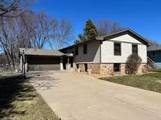 5508 Joyce St, Maple Plain, MN 55359