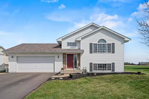478 W Overlook Dr, Ellsworth, WI 54011