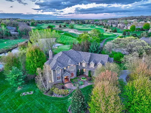 327 Lindsay Rd, Hudson, WI 54016