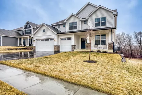 7048 205th St W, Lakeville, MN 55044