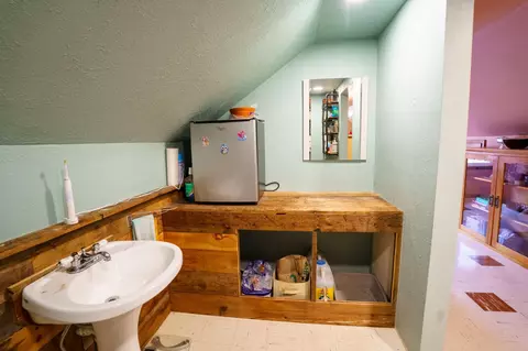 Bath - 614 8th Ave N, Saint Cloud, MN 56303 photo 7 of 7