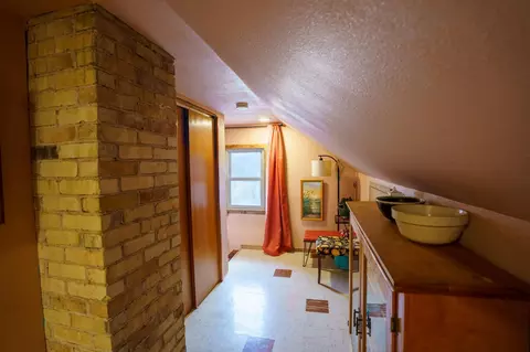 Entry Way - 614 8th Ave N, Saint Cloud, MN 56303 photo 2 of 3