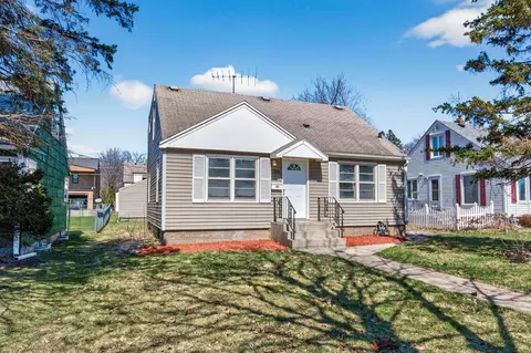 1701 Rose Ave E, Saint Paul, MN 55106