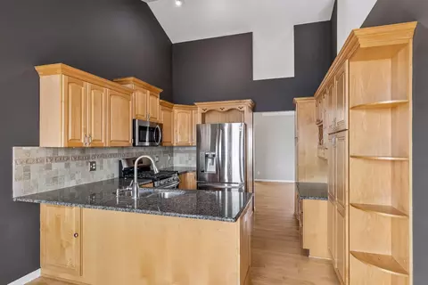 Kitchen - 5065 Windsor Rd, Mound, MN 55364 photo 2 of 5