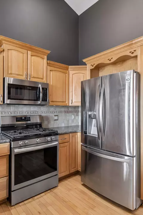 Kitchen - 5065 Windsor Rd, Mound, MN 55364 photo 3 of 5