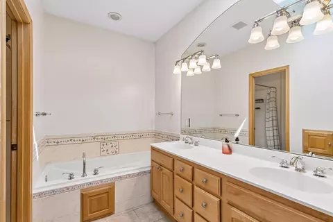 Bath - 5065 Windsor Rd, Mound, MN 55364 photo 1 of 4