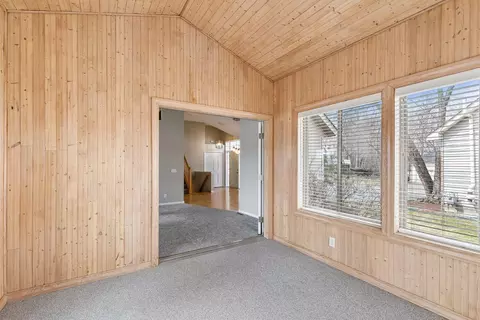 Entry Way - 5065 Windsor Rd, Mound, MN 55364 photo 2 of 3