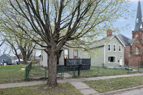 116 Sycamore St E, Saint Paul, MN 55117