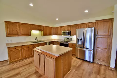 Kitchen - 2573 20th Ave SE, Saint Cloud, MN 56304 photo 2 of 7