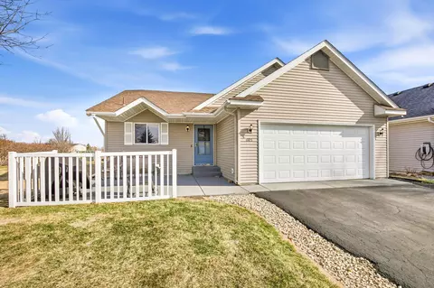 605 Hickory Dr, Saint Joseph, MN 56374