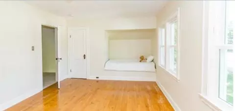 Bedroom - 605 E 10th St, Duluth, MN 55805 photo 4 of 4