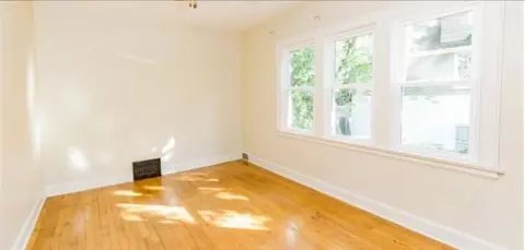 Living - 605 E 10th St, Duluth, MN 55805 photo 2 of 2