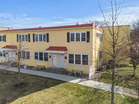 2043 Montreal Ave, Saint Paul, MN 55116
