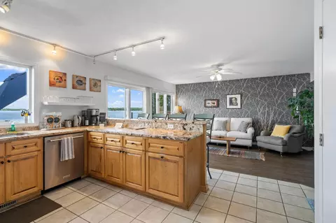 Kitchen - 1435 Pulaski Rd, Buffalo, MN 55313 photo 3 of 3