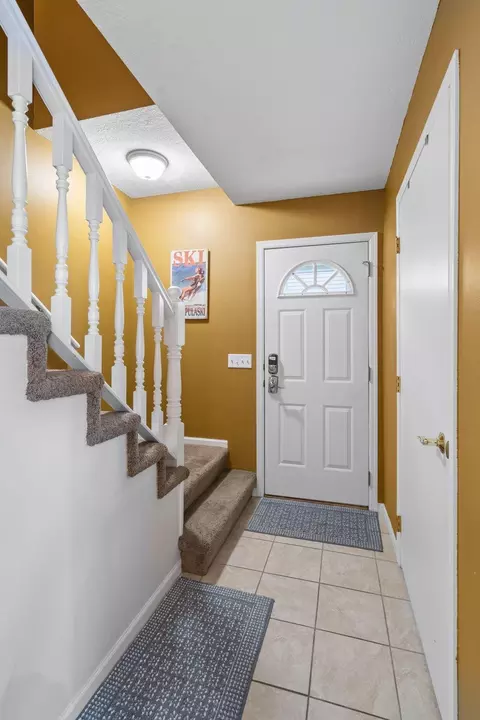 Entry Way - 1435 Pulaski Rd, Buffalo, MN 55313 photo 1 of 1