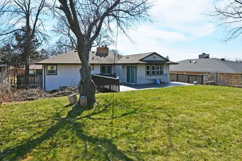 Exterior - 1483 3rd St E, Saint Paul, MN 55106 photo 5 of 6