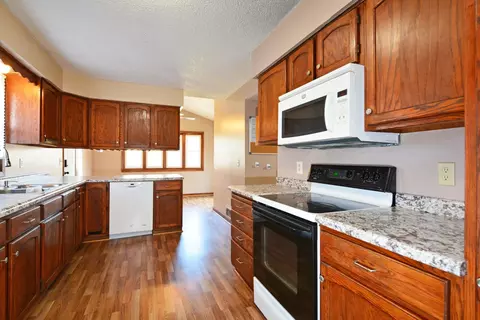 Kitchen - 1483 3rd St E, Saint Paul, MN 55106 photo 2 of 4