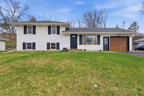 8226 Hillside Trl S, Cottage Grove, MN 55016
