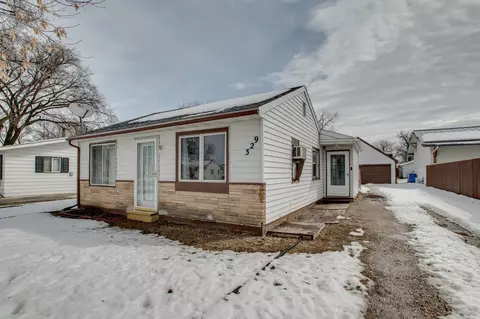 329 21st St N, Fargo, ND 58102