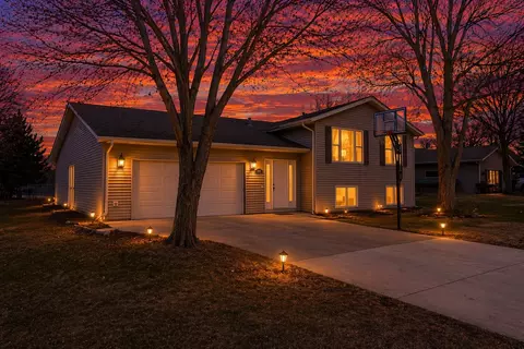 411 4th St N, Sartell, MN 56377