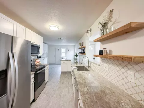 913 1st St NW, Rochester, MN 55901