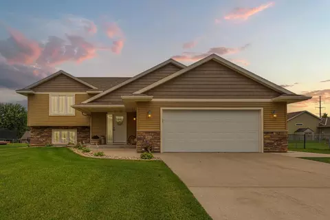 1604 Prairie Ave SW, Faribault, MN 55021