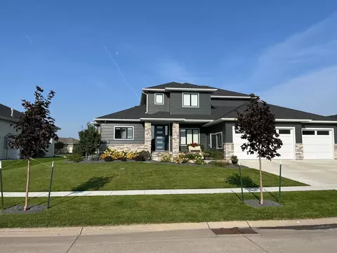 324 25th Ave E, West Fargo, ND 58078