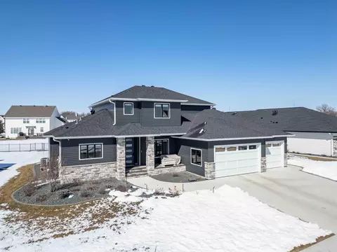 324 25th Ave E, West Fargo, ND 58078