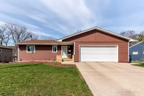 917 Sherman St, North Mankato, MN 56003