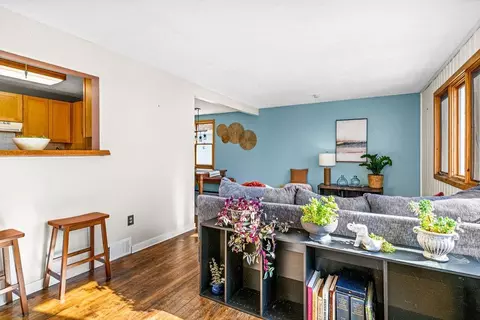 Living - 711 E 13th St, Duluth, MN 55805 photo 1 of 4