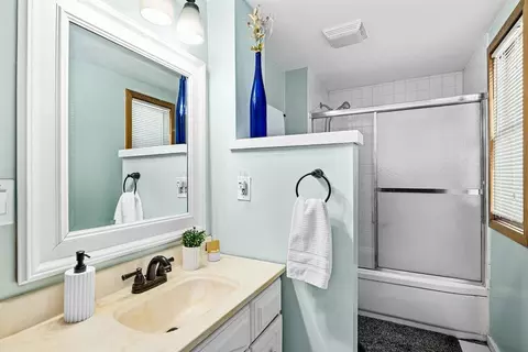 Bath - 711 E 13th St, Duluth, MN 55805 photo 1 of 1