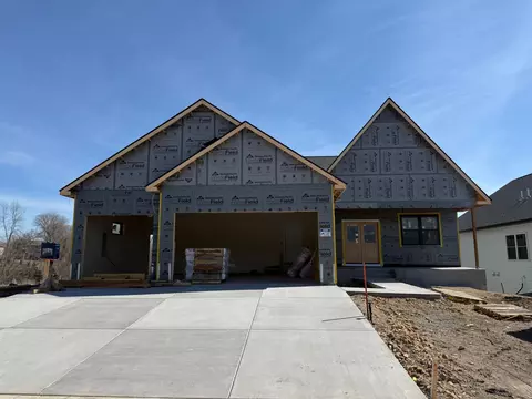 1949 Campfire Dr E, Waconia, MN 55387