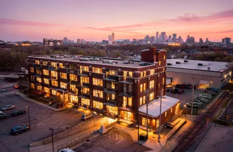 1901 E Hennepin Ave #301, Minneapolis, MN 55413