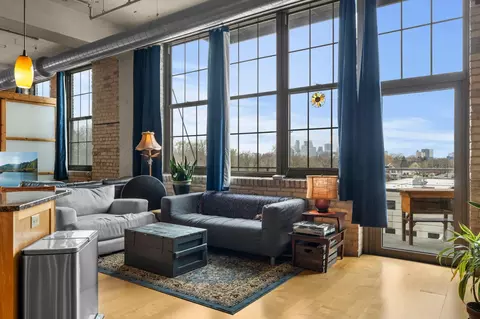 1901 E Hennepin Ave #301, Minneapolis, MN 55413