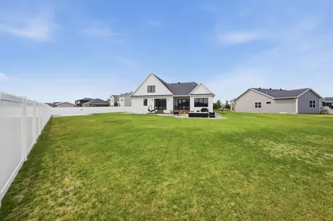 Exterior - 3632 Crimson Loop S, Fargo, ND 58104 photo 4 of 11