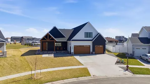 Exterior - 3632 Crimson Loop S, Fargo, ND 58104 photo 10 of 11