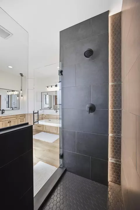 Bath - 3632 Crimson Loop S, Fargo, ND 58104 photo 5 of 9