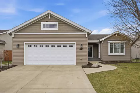 613 13th Ave N, Moorhead, MN 56560