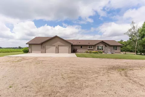 Exterior - 6432 Botzet Rd NE, Nelson, MN 56355 photo 1 of 20