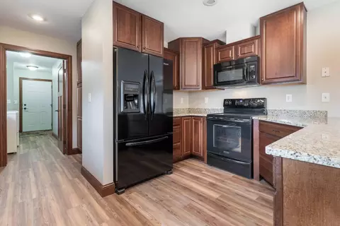 Entry Way - 6432 Botzet Rd NE, Nelson, MN 56355 photo 3 of 8