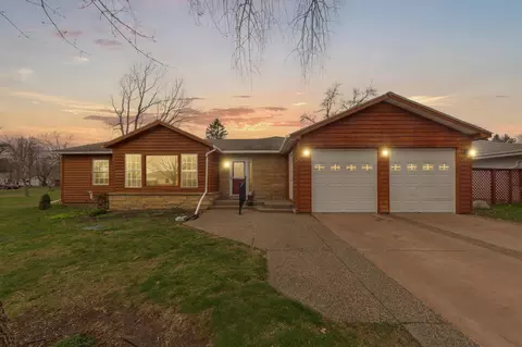129 N Morningside Dr, Le Sueur, MN 56058