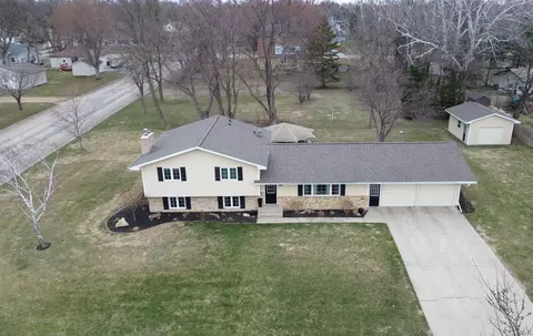 404 W 9th St, Morris, MN 56267