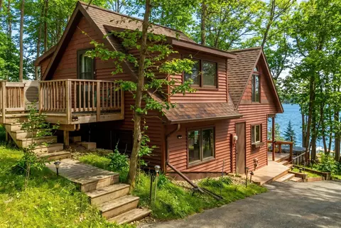 24814 Highwood Trl, Akeley, MN 56433