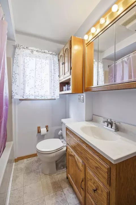 Bath - 120 2nd St E, Halstad, MN 56548 photo 1 of 2