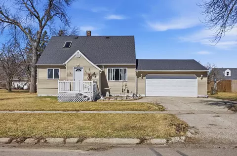 120 2nd St E, Halstad, MN 56548