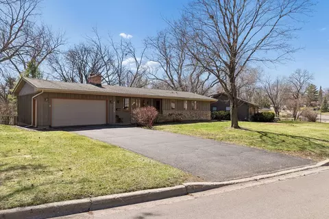 4225 Poplar Bridge Rd, Bloomington, MN 55437